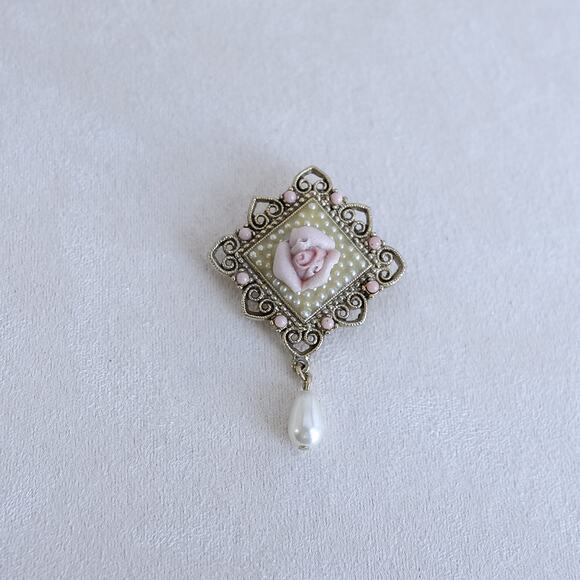 Vintage Porcelain Pink Rose Brooch Faux Pearl Teardrop Dangle Pin Gift - Picture 1 of 5